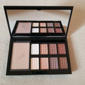 DOUCCE Freematic Eyeshadow Pro Palette in Nude